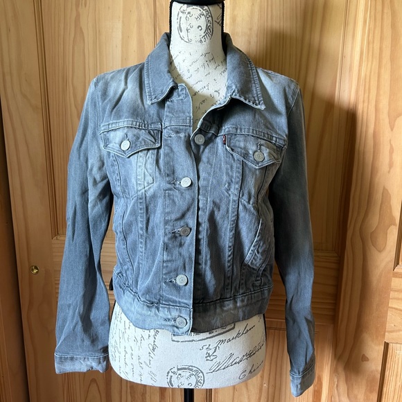 Levi Strauss & Co. Grey Women’s Denim Jacket - Picture 2 of 8